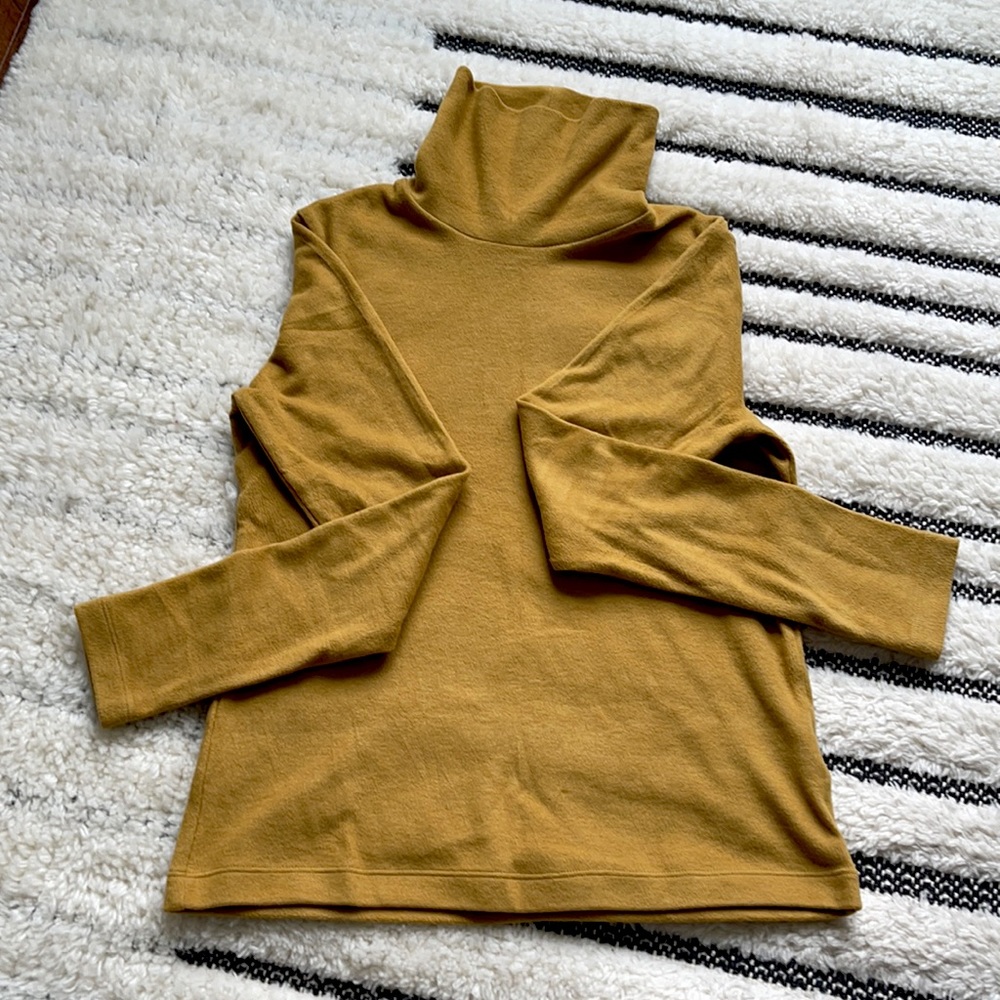 Uniqlo HEATTECH turtle neck